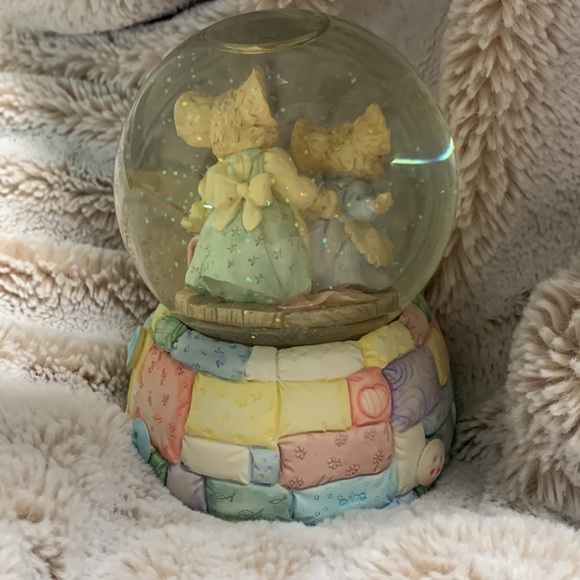 Tiny Talk musical snow globe - Picture 5 of 8